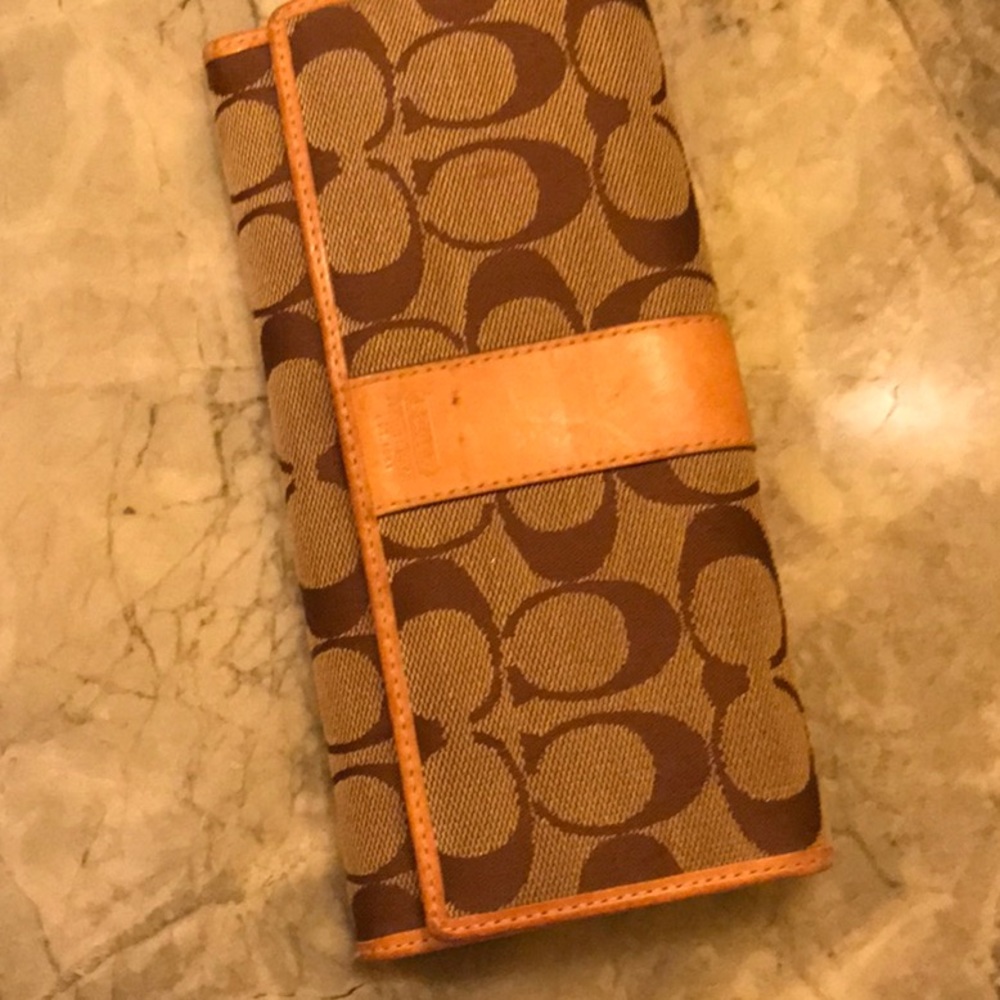 Couch Wallet
